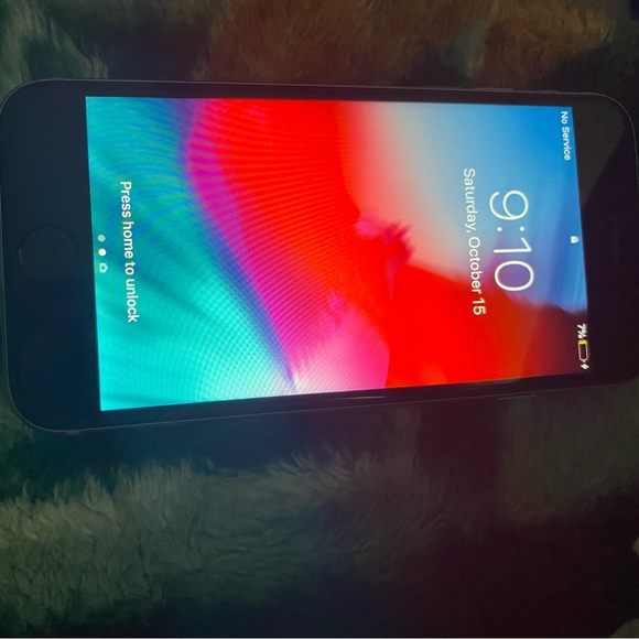 iPhone 6 64gb - Picture 1 of 5